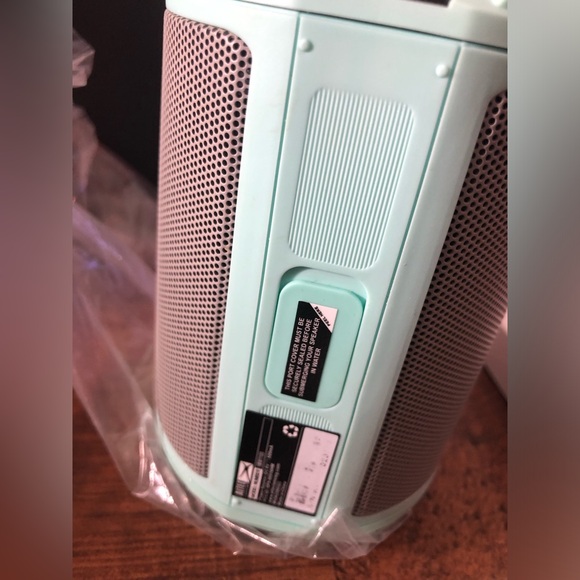 Altec Lansing HydraMotion Everything Proof Wireless Speaker in Mint Green - Picture 5 of 9